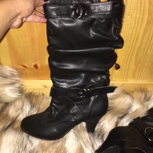 Slouchy black boot 8